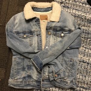 American Eagle Denim Jacket Faux Fur Collar